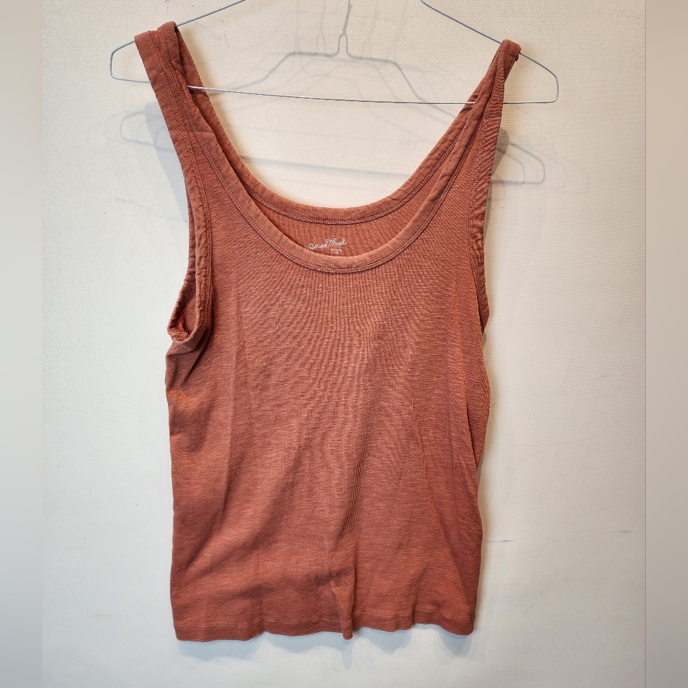 NEW TARGET Universal Thread Tank Top Gym Workout Tee Size‎ L